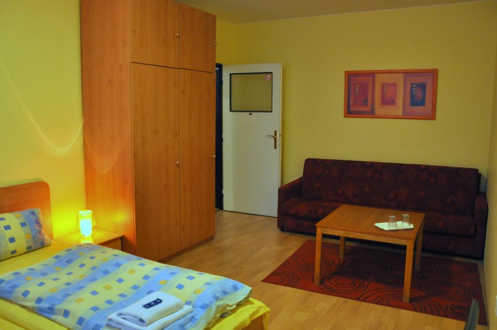 Hotel Komarov Брно Экстерьер фото